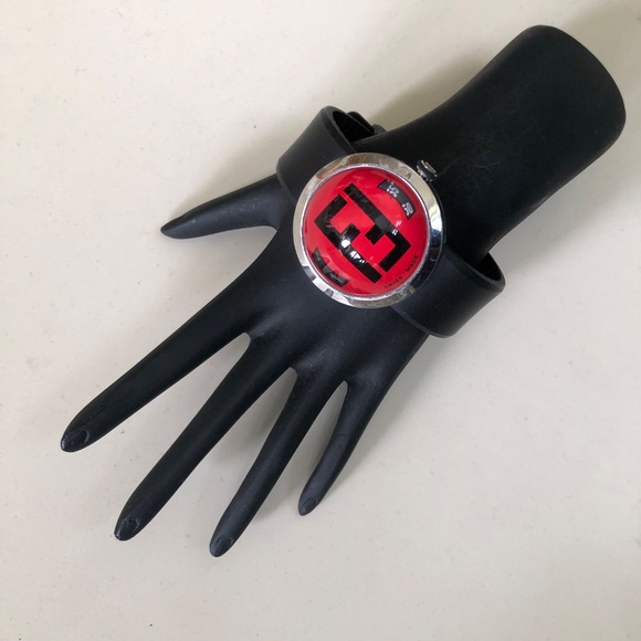 Designer Fendi Bussola Bubble Watch 7.5" 8010G Swiss Made Silicon Stra - Picture 1 of 11